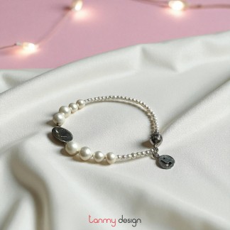 Vòng tay ngọc trai to nhỏ khuy nam châm mặt chữ L bạc